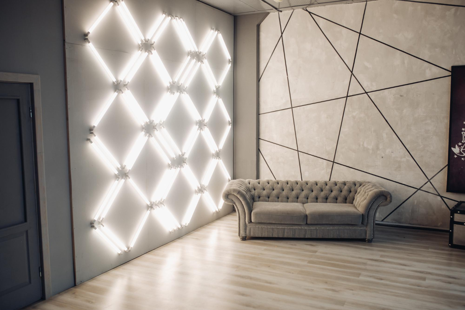 Upgrade Home Decor with Abstract Wall Designs